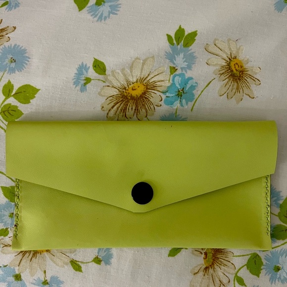 Handmade Genuine Leather Women’s Wallet - Picture 1 of 5